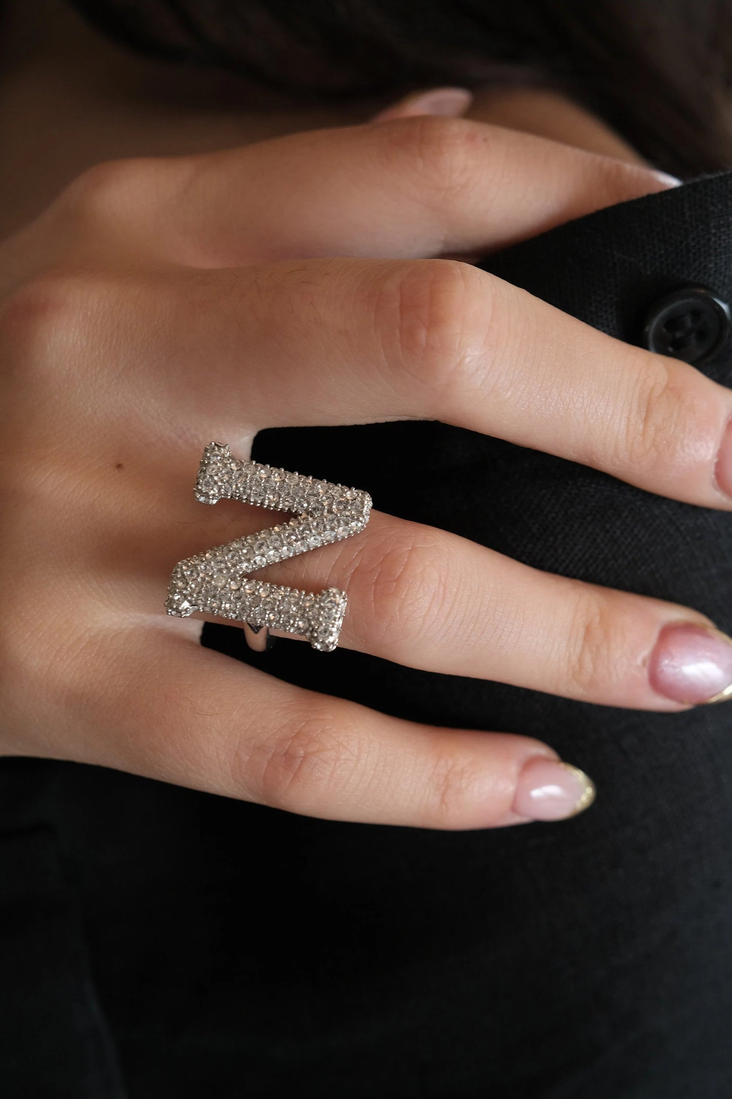 アルファベットリング イニシャルリング N Swarovskiクリスタル スターリングシルバー925製 ロジウム・コーティング フリーサイズ
