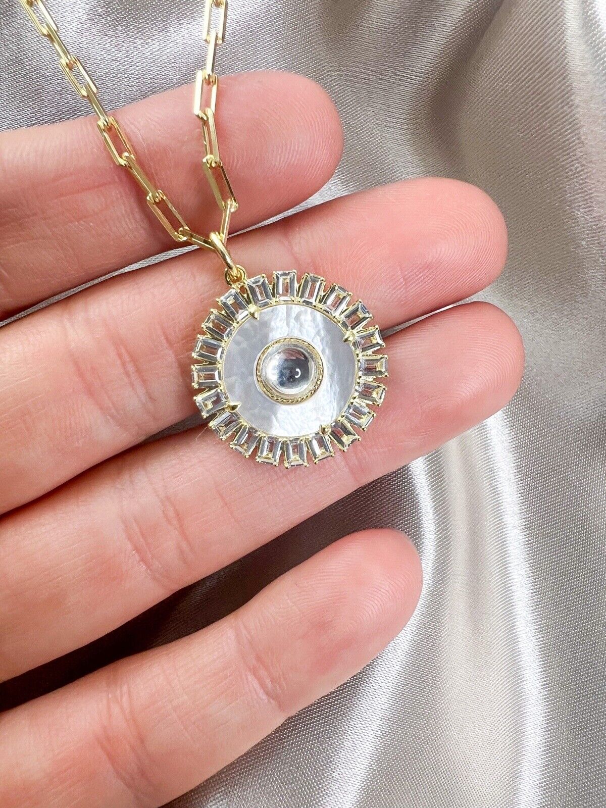 水晶 クリスタル ペンダントネックレス スターリングシルバー925 マザーオブパール ホワイトトバーズ 金属アレルギー