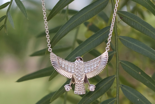 ファルコン ネックレス イーグル スターリングシルバー925 マザーオブパール 金属アレルギーギフトボックス&ギフト紙袋付き